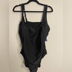 Sonnet Shores Women’s One Pierce Swinsuit, Size 22w, NWT